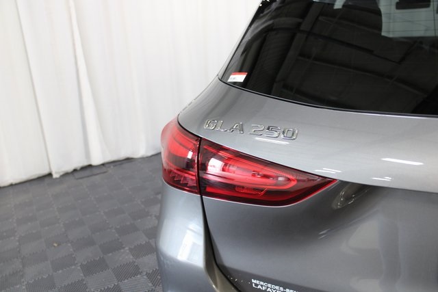 Vehicle image 3 of 31
