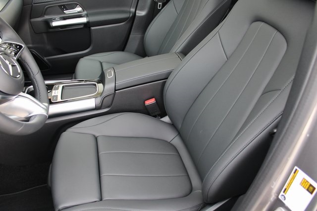 Vehicle image 29 of 31