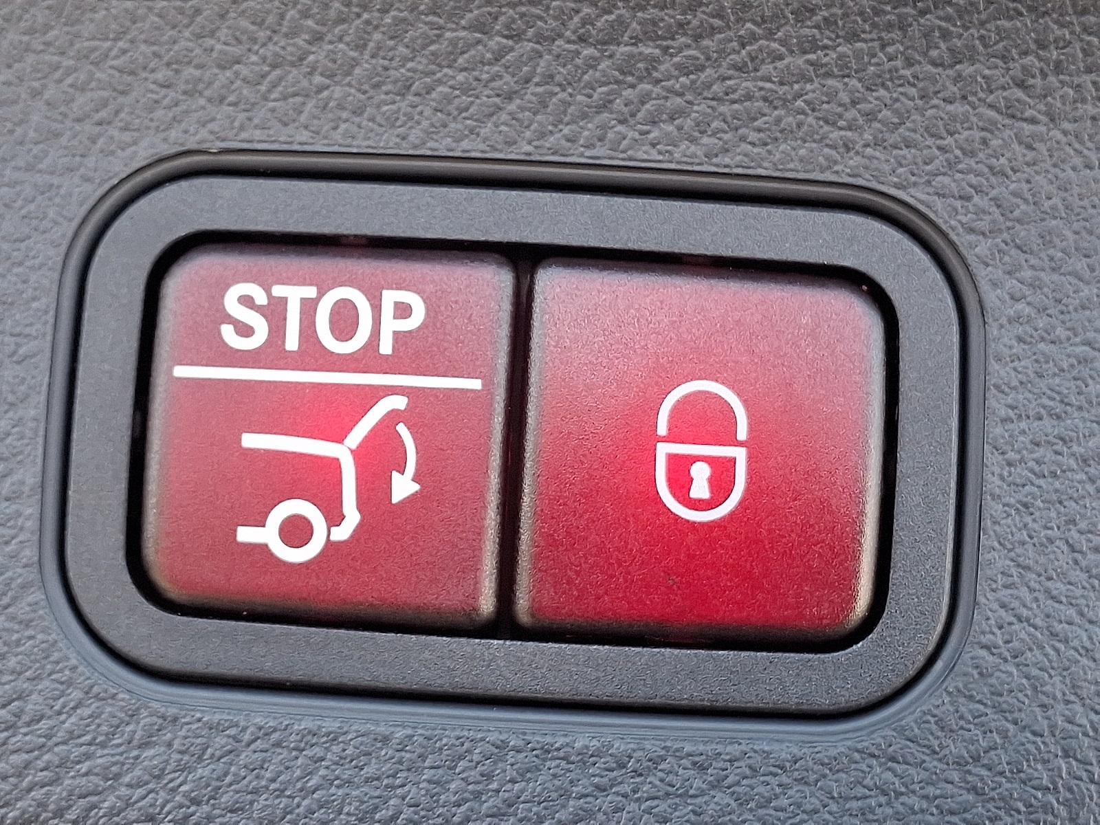 Vehicle image 26 of 29