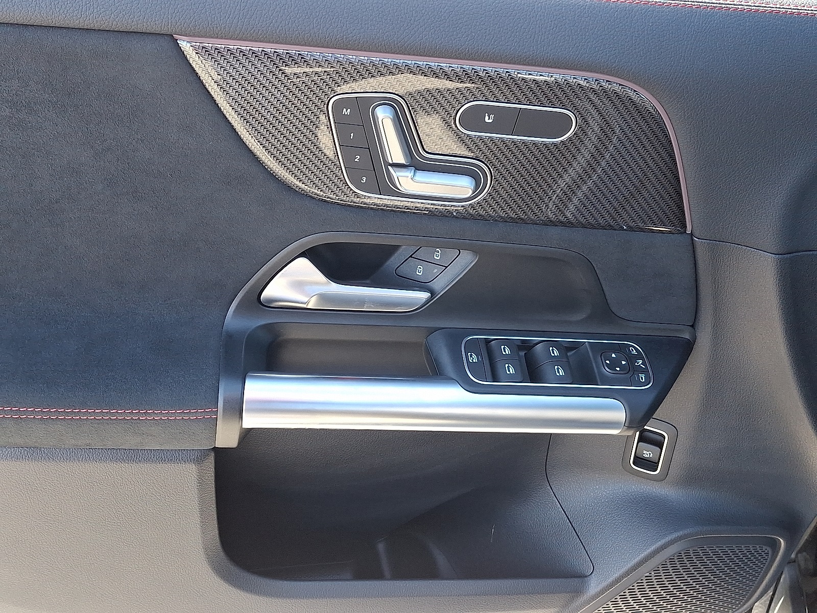 Vehicle image 11 of 29