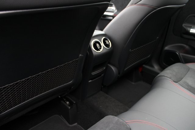 Vehicle image 20 of 34
