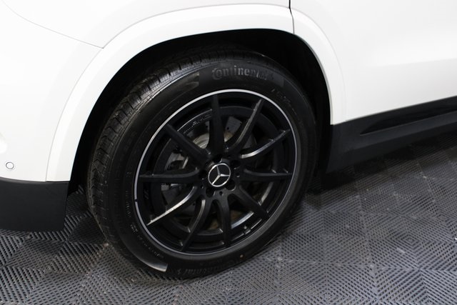 Vehicle image 24 of 34