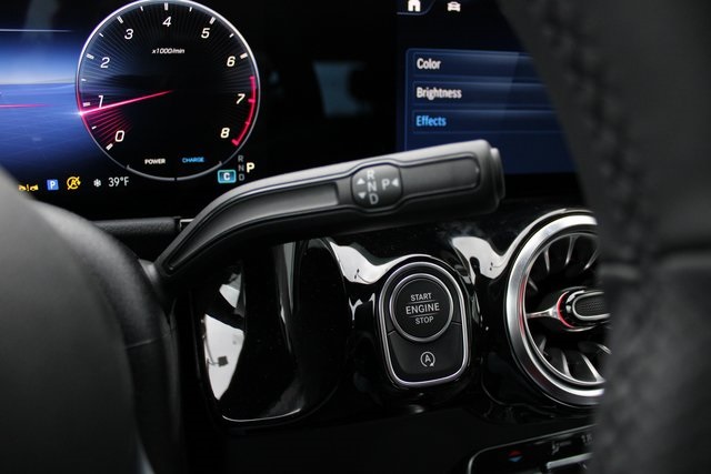 Vehicle image 11 of 34