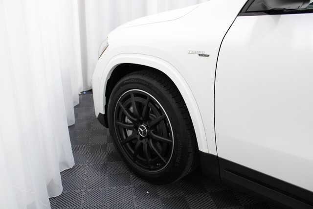 Vehicle image 23 of 34