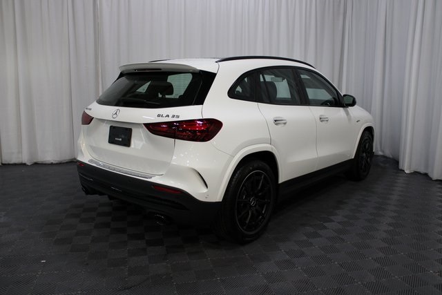 Vehicle image 28 of 34