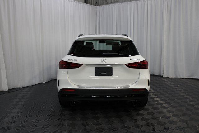 Vehicle image 29 of 34
