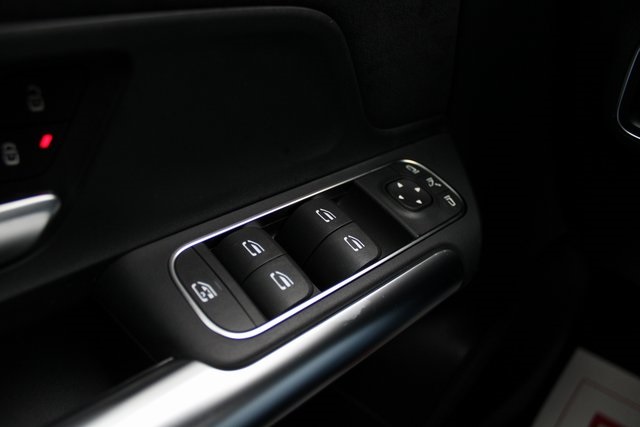 Vehicle image 15 of 34