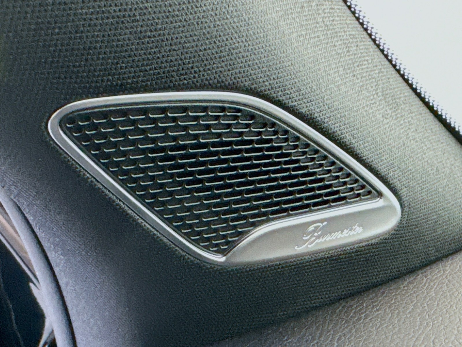 Vehicle image 21 of 30