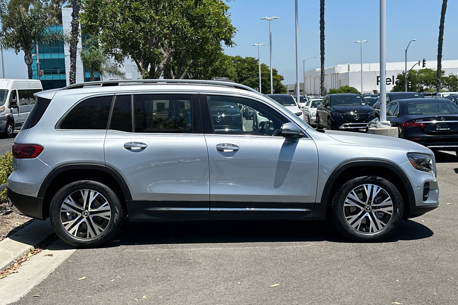 Vehicle image 7 of 30
