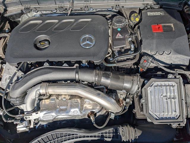 Vehicle image 16 of 18