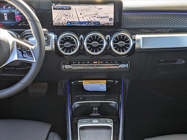 Vehicle image 11 of 18