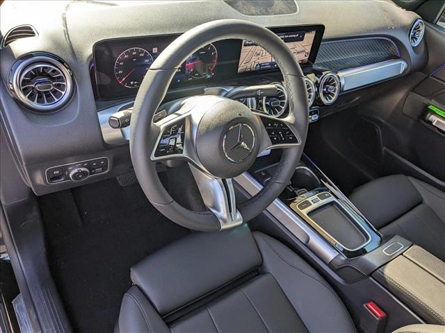Vehicle image 7 of 18