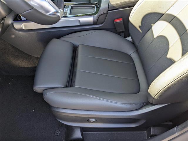 Vehicle image 8 of 18
