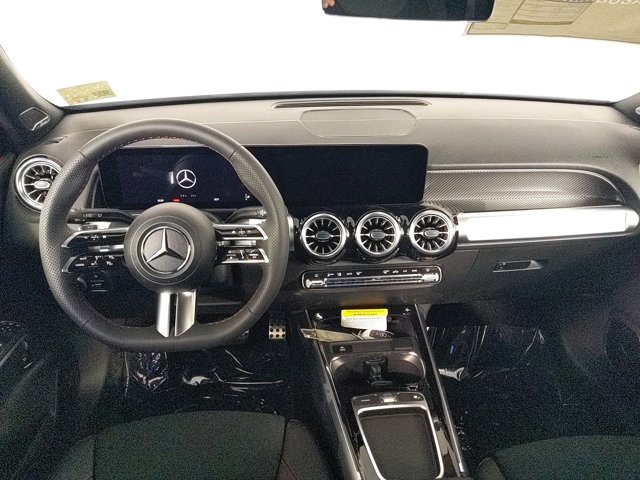 Vehicle image 17 of 25