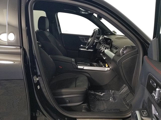 Vehicle image 19 of 25