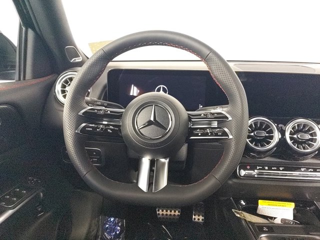 Vehicle image 11 of 25