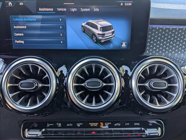 Vehicle image 11 of 16