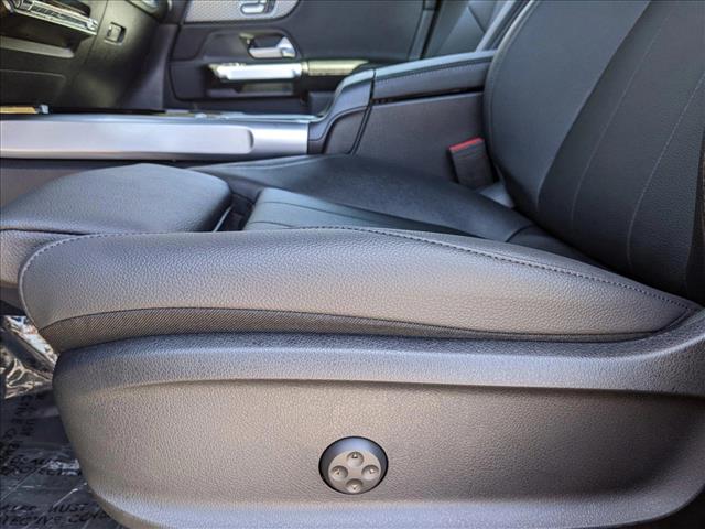 Vehicle image 8 of 16