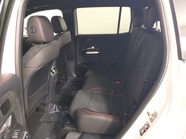Vehicle image 18 of 25