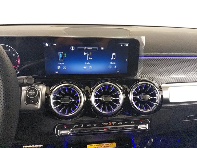 Vehicle image 15 of 25