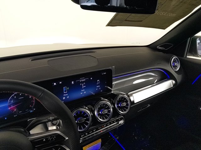 Vehicle image 23 of 25