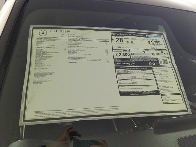 Vehicle image 21 of 25