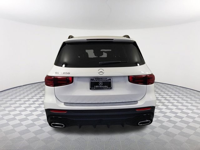 Vehicle image 5 of 25