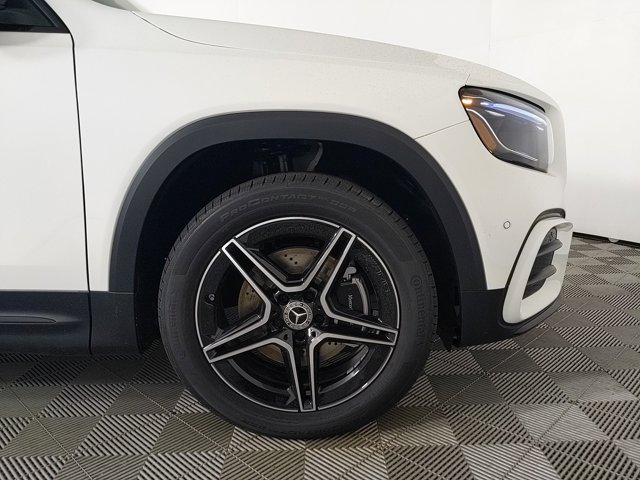 Vehicle image 7 of 25