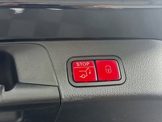 Vehicle image 25 of 37