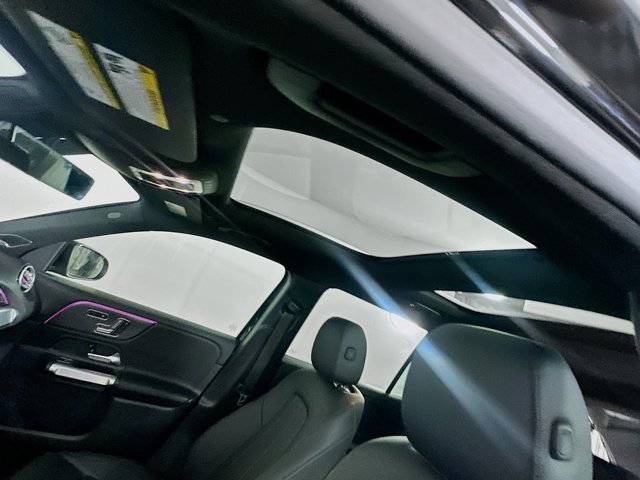Vehicle image 21 of 37