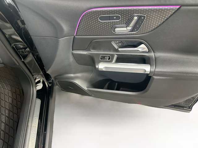 Vehicle image 28 of 37
