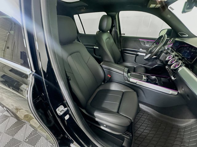Vehicle image 27 of 37