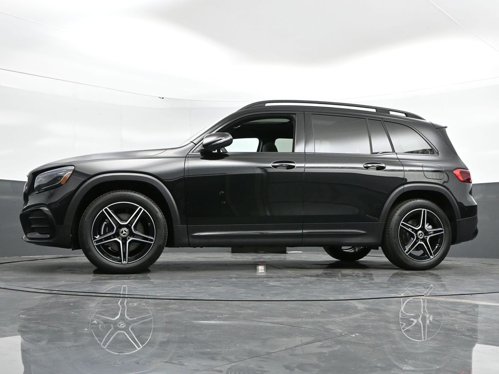 Vehicle image 27 of 50