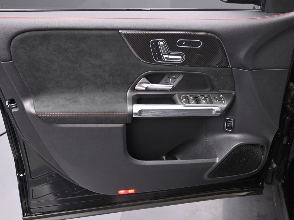 Vehicle image 46 of 50