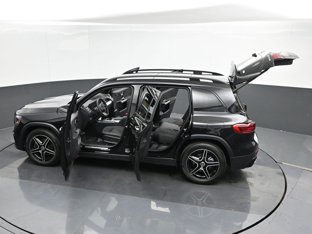 Vehicle image 22 of 50