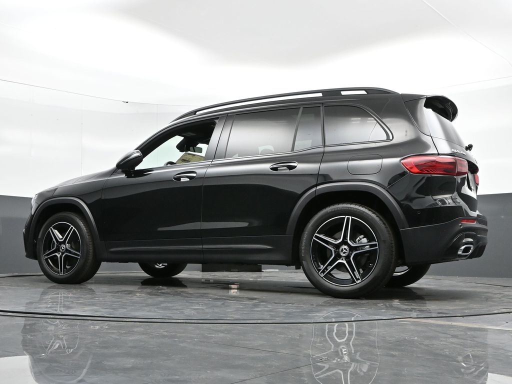 Vehicle image 23 of 50