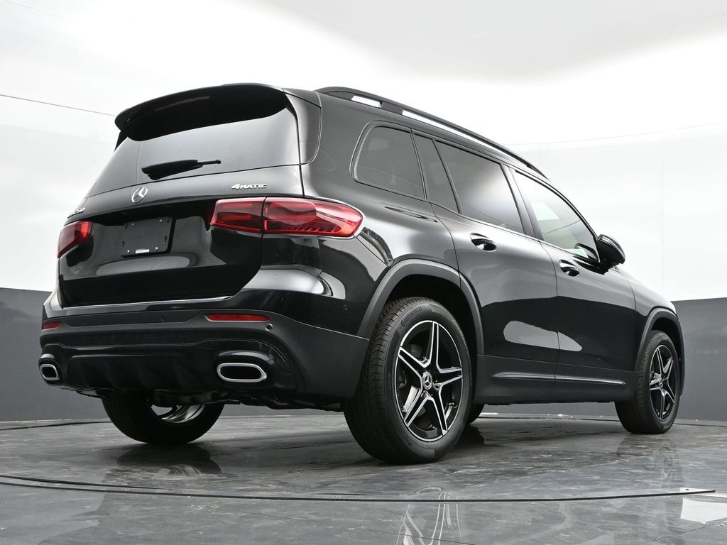 Vehicle image 18 of 50