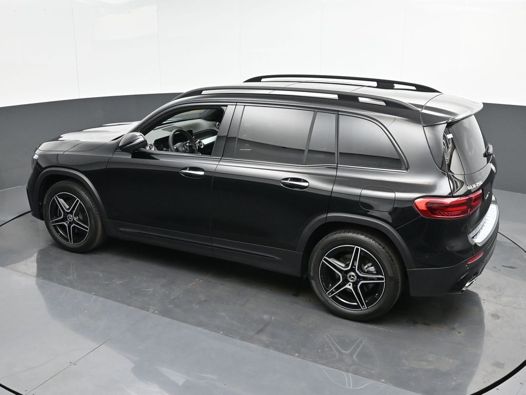 Vehicle image 21 of 50