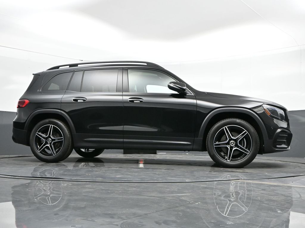 Vehicle image 12 of 50