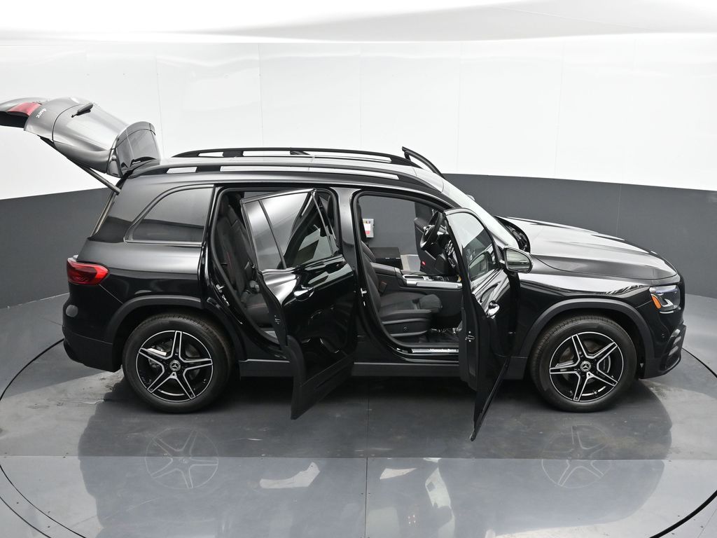 Vehicle image 13 of 50
