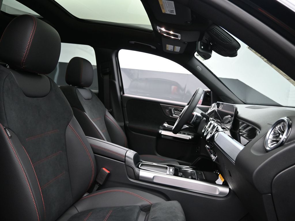 Vehicle image 34 of 50