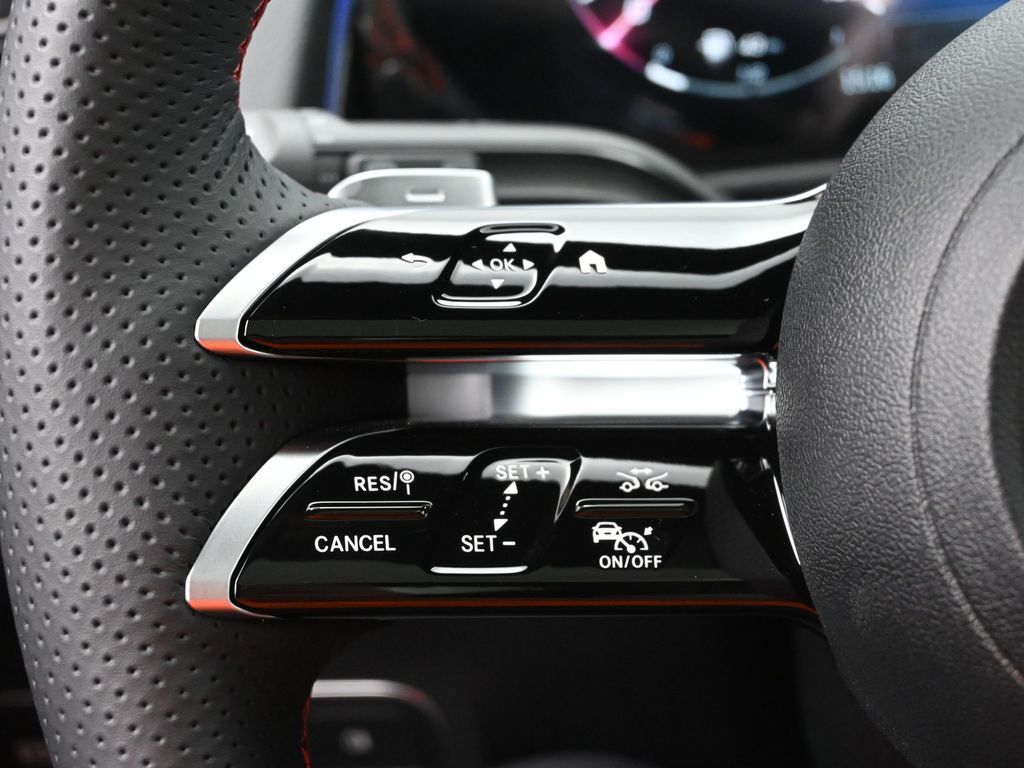 Vehicle image 47 of 50