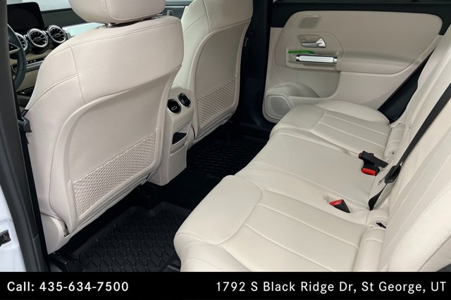 Vehicle image 21 of 25