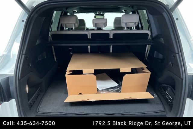 Vehicle image 22 of 25