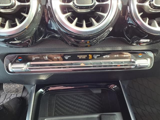 Vehicle image 21 of 29