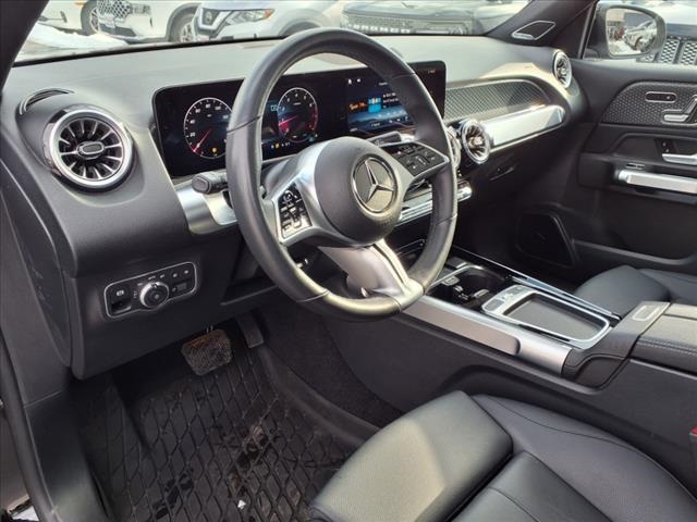 Vehicle image 16 of 29