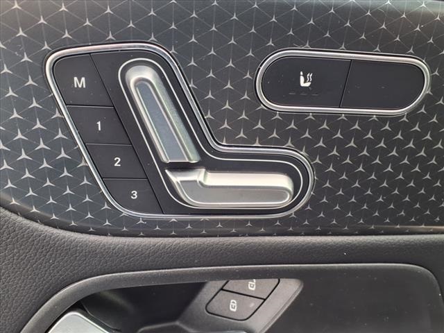 Vehicle image 14 of 29
