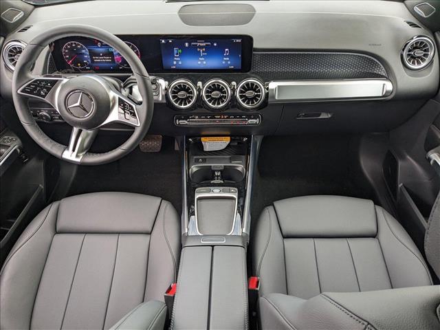 Vehicle image 13 of 16