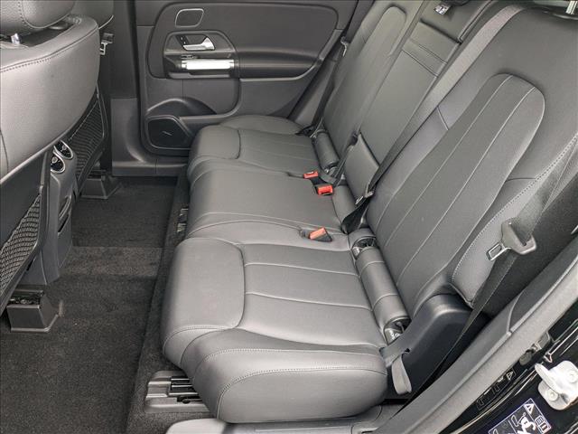 Vehicle image 14 of 16