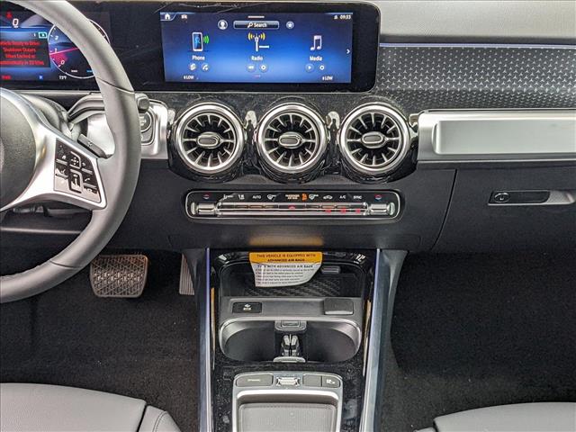 Vehicle image 11 of 16